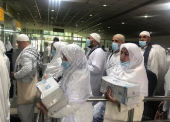 В Таджикистан вернулась первая группа паломников
