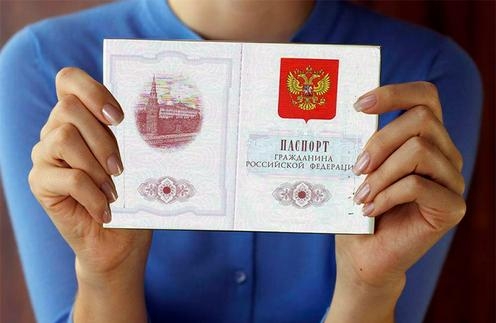 За полгода россиянами стали свыше 74 тыс. граждан Таджикистана