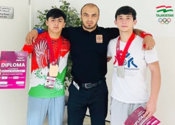 Таджикские борцы завоевали две медали в первый день чемпионата Азии