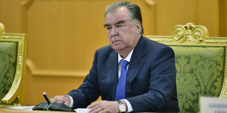 Эмомали Рахмон выразил соболезнования премьер-министру Японии  