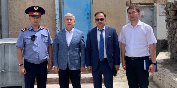 Генконсул Таджикистана в Алматы посетил исправительное учреждение в Таразе
