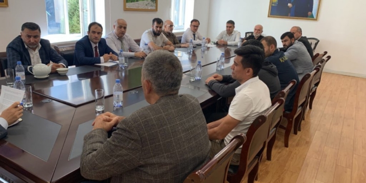 Таджиков Алматы призвали участвовать в развитие промышленности Таджикистана