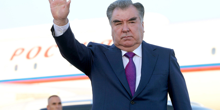 Эмомали Рахмон отбыл в Самарканд на саммит ШОС
