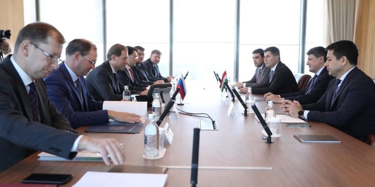 Таджикистан и Россия намерены наращивать экономическое сотрудничество