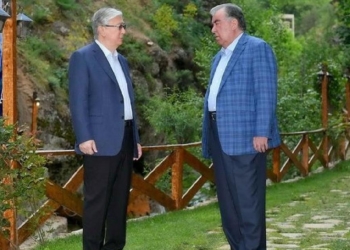 Президент Казахстана выразил соболезнования Эмомали Рахмону
