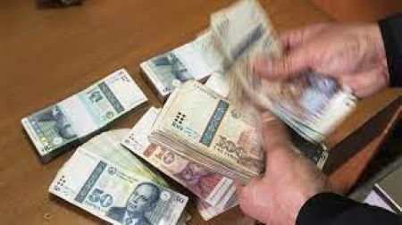 Две жительницы района Рудаки, заплатив 200 тыс. сомони, не дождались тканей из Дубая