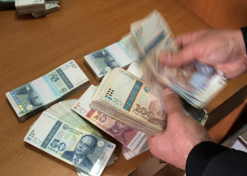 В Бустоне торговец из Истаравшана не досчитался 15 тыс. сомони выручки
