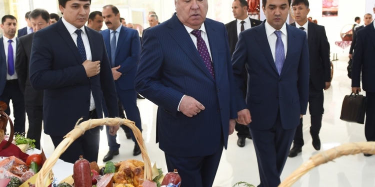 Президент принял участие в открытии нового предприятия по производству мясных и колбасных изделий