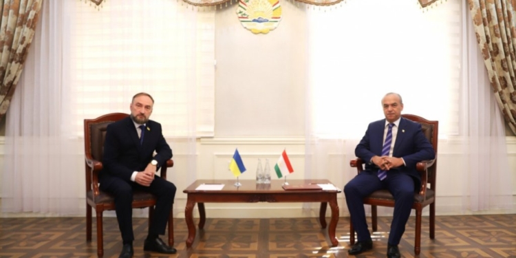 Новый посол Украины посетил МИД Таджикистана