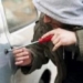 Житель Душанбе оставил в своем автомобиле деньги и банковскую карту. Их украли