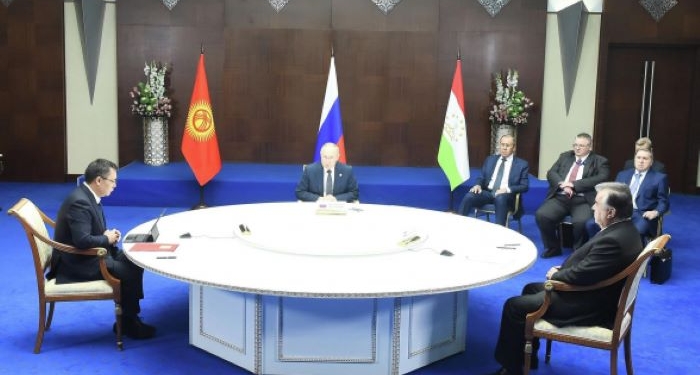 Жапаров попросил Путина помочь решить вопрос делимитации границ с Таджикистаном
