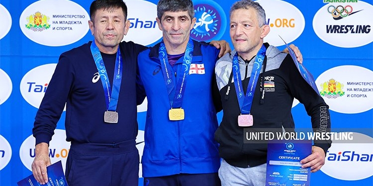 Таджикистанец завоевал серебряную медаль чемпионата мира по борьбе среди ветеранов