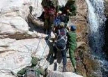 Спасатели КЧС спасли российского альпиниста и его таджикского проводника