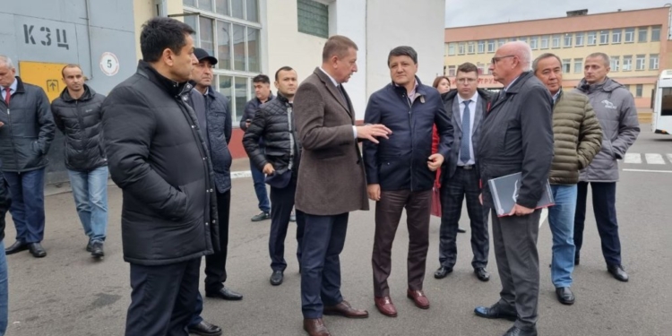 Делегация Таджикистана посетила крупнейших белорусских автопроизводителей – МАЗ и БелАЗ