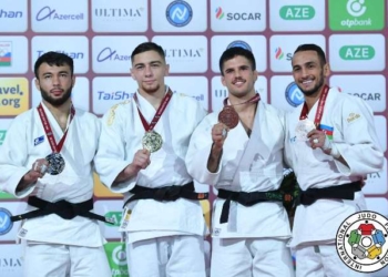 Таджикский борец Муллораджаб Халифаев завоевал «серебро» на Baku Grand Slam 2022