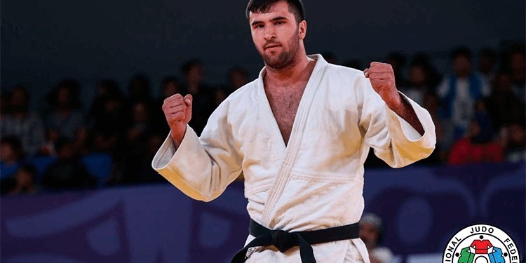 Темур Рахмов завоевал «золото» на Baku Grand Slam 2022
