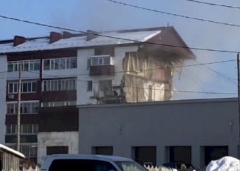 В жилом доме на Сахалине произошел взрыв газа, обрушились пять этажей