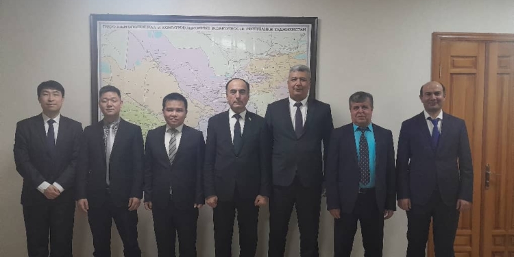 Китайская компания займется строительством дорог на севере Таджикистана