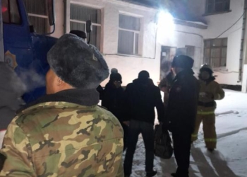 В Акмолинской области из замерзшего автобуса эвакуировали более 40 граждан Таджикистана