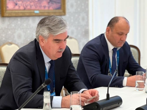 Глава Минфина Таджикистана принял участие во 2-м экономическом форуме Узбекистана