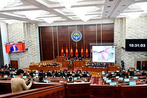 Парламент Кыргызстана одобрил соглашения с Узбекистаном по Кемпир-Абаду и границе