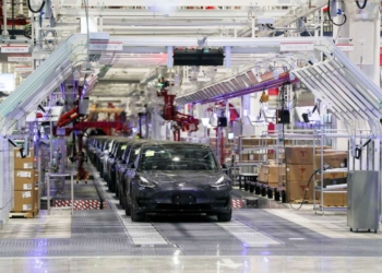 За первые 10 месяцев 2022 года завод Tesla в Шанхае поставил более 550 тыс. электрокаров