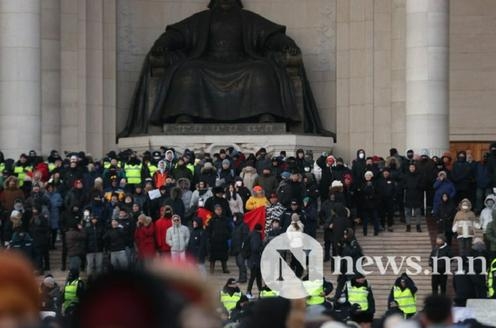 В Монголии готовятся ввести режим ЧП из-за массовых протестов против коррупции
