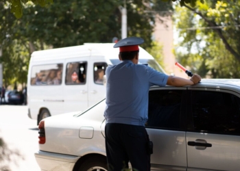 В Таджикистан сотрудникам ГАИ разрешат останавливать военный автотранспорт