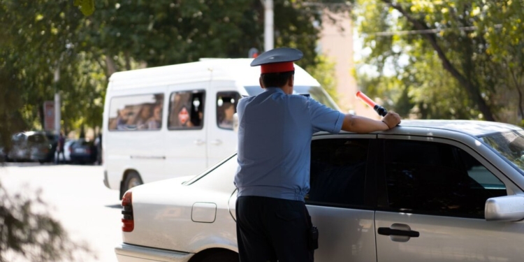 В Таджикистан сотрудникам ГАИ разрешат останавливать военный автотранспорт