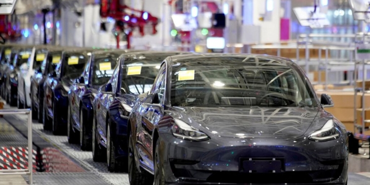 Tesla отзовет с китайского рынка почти 400 тыс. электромобилей Model 3 и Model Y