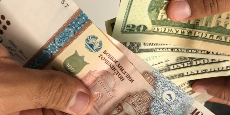 Курс Сомони к Доллару немного снизился