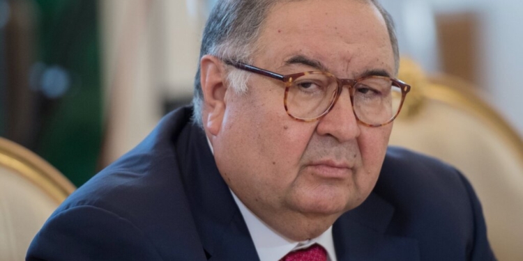 Алишер Усманов сообщил о выходе на пенсию