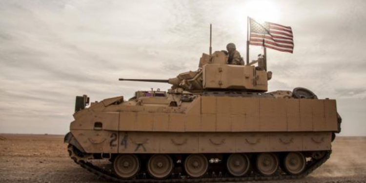 США начали массовую переброску танков в Восточную Европу