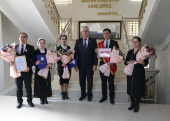 Победителем конкурса «Учитель года» стал преподаватель физики из Худжанда