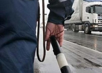 В Истаравшане водитель сбил сотрудника ГАИ