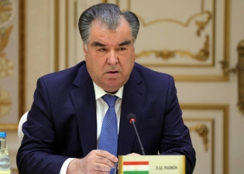 Эмомали Рахмон выразил соболезнования президенту Непала в связи с крушением самолета