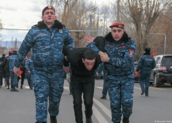 В Армении прошла акция протеста у российской военной базы