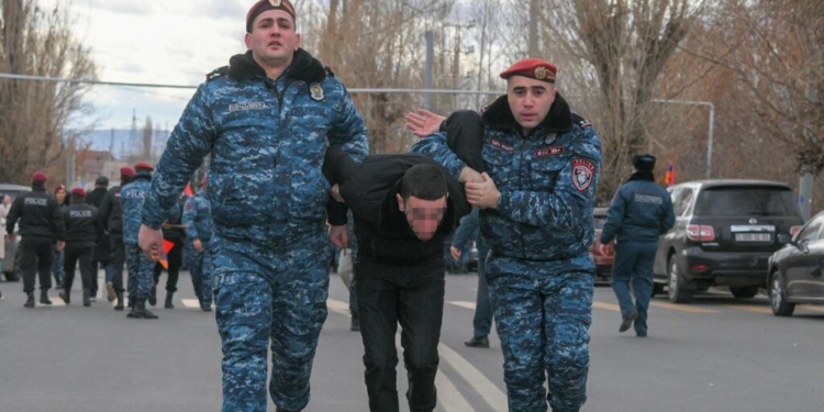 В Армении прошла акция протеста у российской военной базы