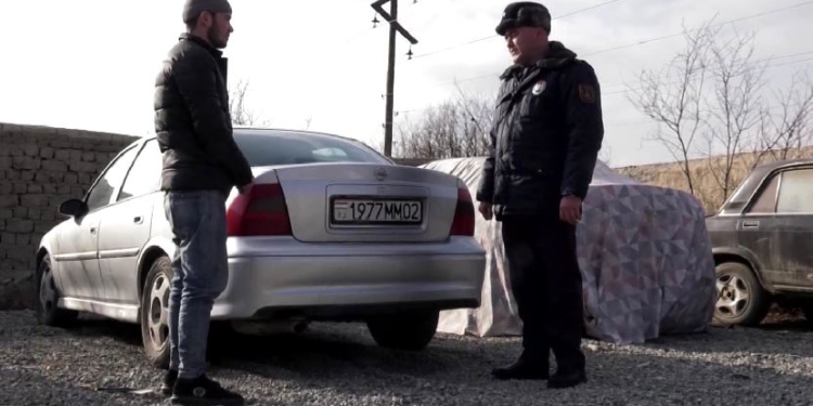 Житель Канибадама использовал поддельные водительские права, купленные в России
