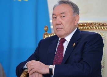 Нурсултана Назарбаева лишили статуса почетного сенатора Казахстана