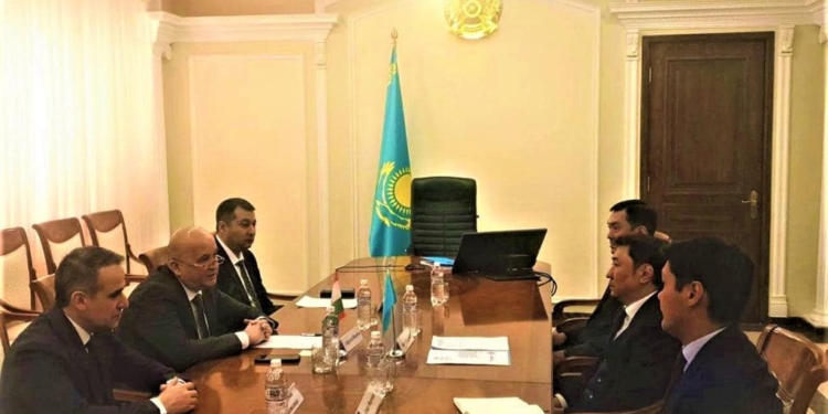 Вопросы экспорта нефтепродуктов и газа из Казахстана в Таджикистан обсуждены в Астане