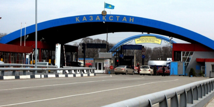 В Казахстане изменены правила въезда и пребывания иностранцев. Как это коснется граждан Таджикистана
