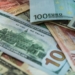 Курс сомони продолжает снижаться по отношению к Доллару и Евро