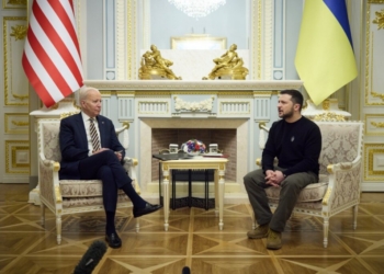 Президент США совершил неожиданный визит в Киев
