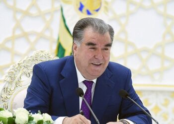 Эмомали Рахмон поздравил жителей Таджикистана с наступлением священного месяца Рамазан