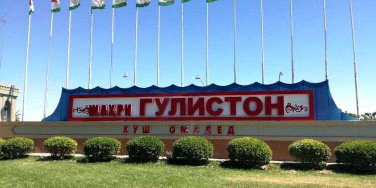 Глава государства Эмомали Рахмон в Гулистоне открыл птицефабрику ООО «Ганджи Сомон»