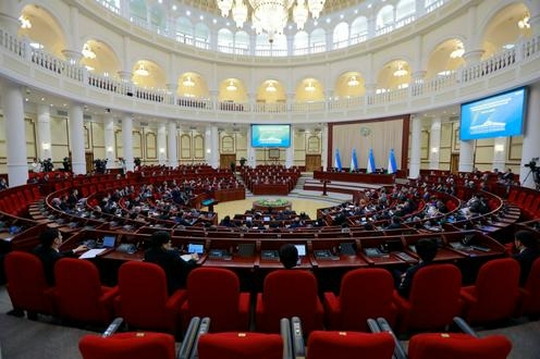 В Конституции Узбекистана изменят две трети статей и добавят еще 27 новых