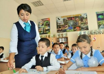 В школах Узбекистана введут обучение двум иностранным языкам и одной профессии