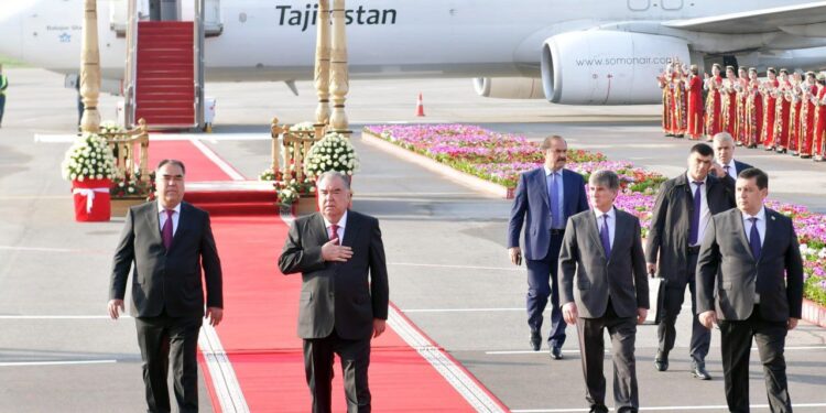 Президент Таджикистана Эмомали Рахмон прибыл в Согд
