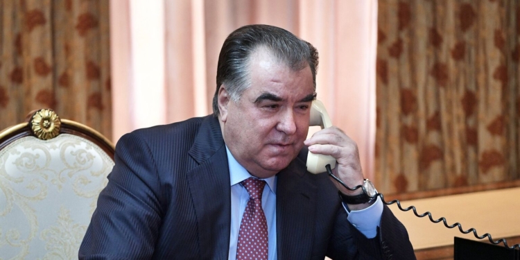 Состоялся телефонный разговор Президента страны с главами ряда районов